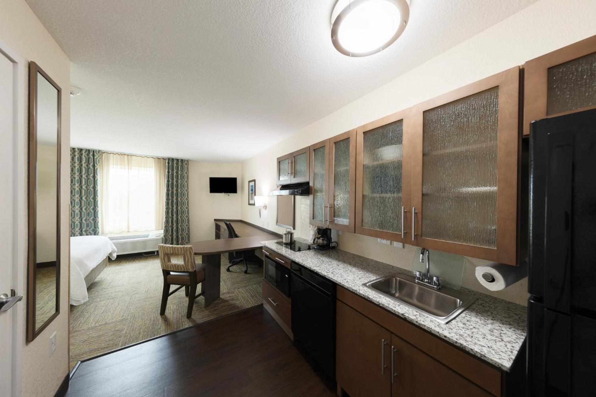 Hotel Candlewood - Panama Pier Park By Ihg