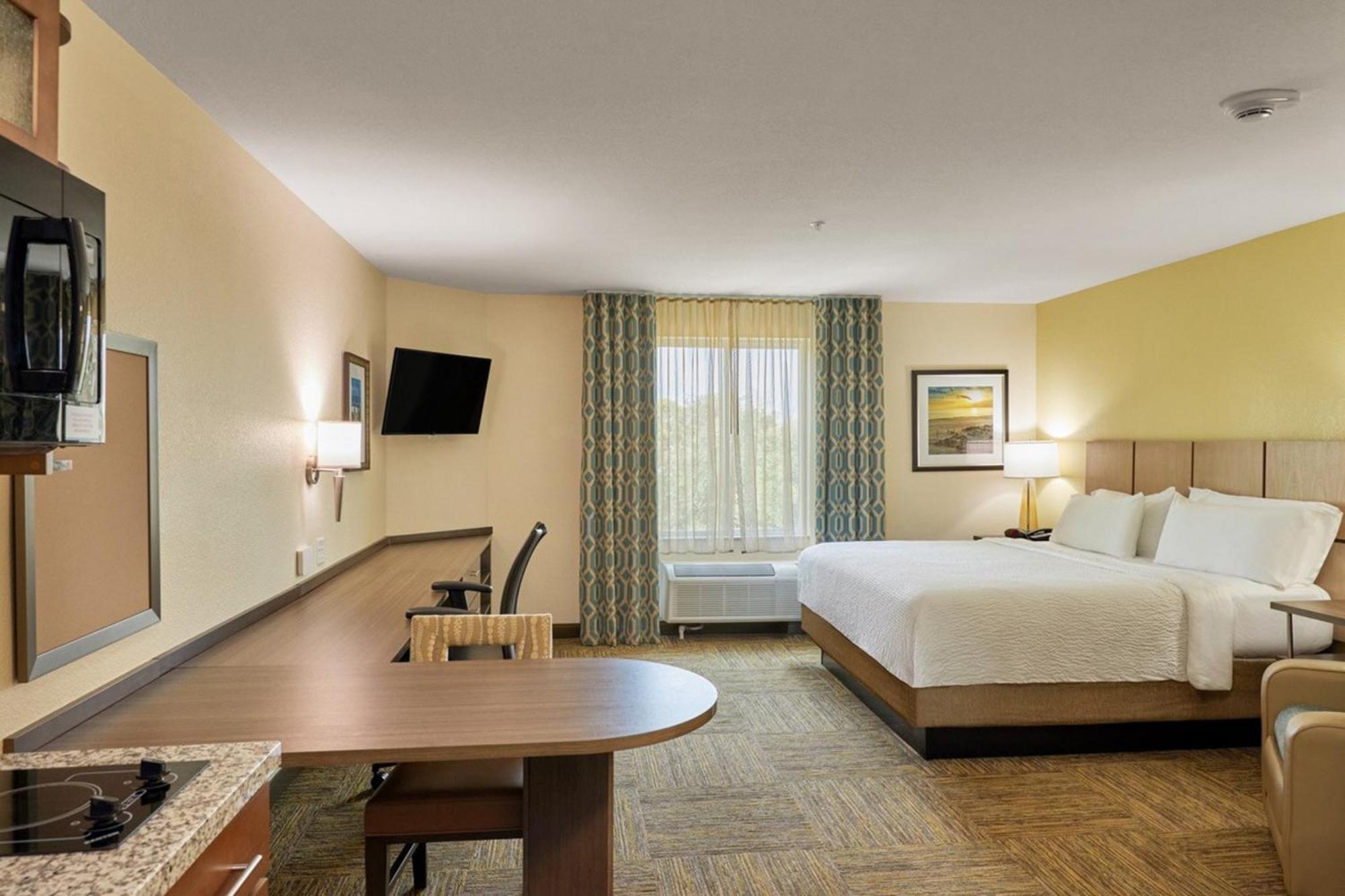 Hotel Candlewood - Panama Pier Park By Ihg